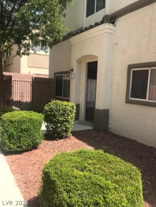 Photo #1: 2312733 Listing 