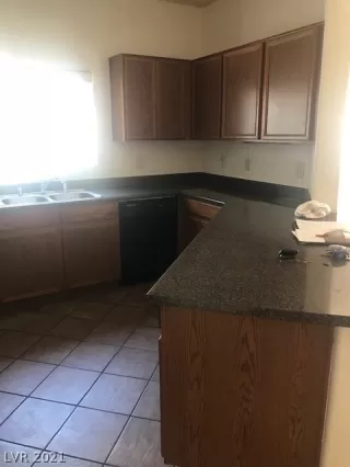 Photo #2: 2312733 Listing 