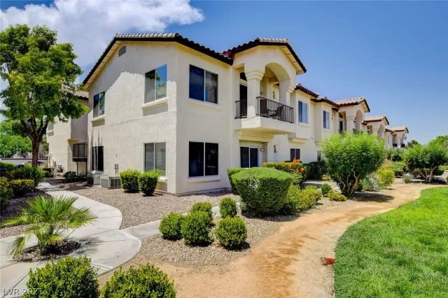 MLS: 2312786 Condo For Sale