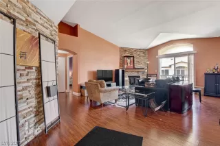 Photo #2: 2312786 Listing