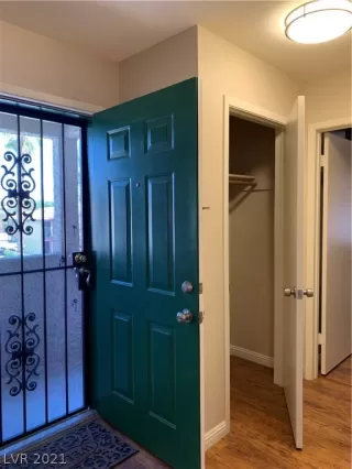 Photo #3: 2312810 Listing