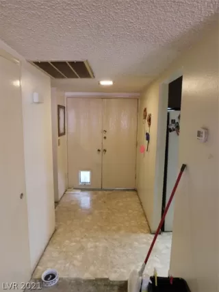 Photo #3: 2312817 Listing