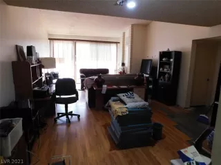 Photo #6: 2312817 Listing