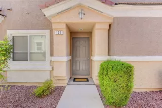 Photo #2: 2312841 Listing