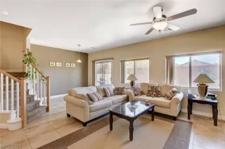 Photo #3: 2312841 Listing