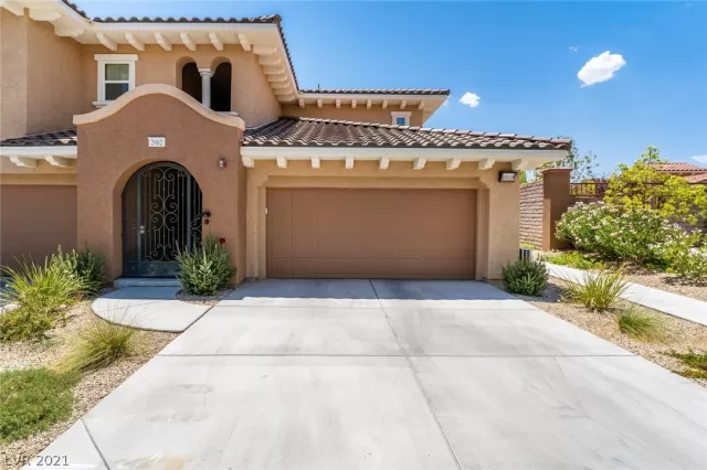 MLS: 2312848 Condo For Sale