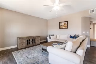 Photo #2: 2312848 Listing 