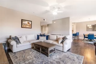 Photo #4: 2312848 Listing 