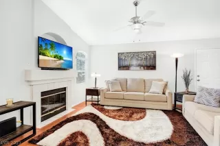 Photo #3: 2312880 Listing