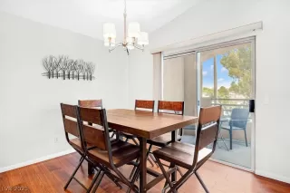 Photo #5: 2312880 Listing