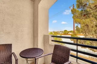 Photo #6: 2312880 Listing