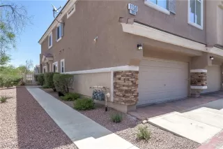 Photo #2: 2312894 Listing