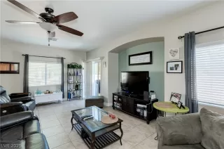 Photo #6: 2312894 Listing