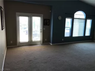 Photo #2: 2312912 Listing