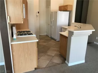 Photo #6: 2312912 Listing