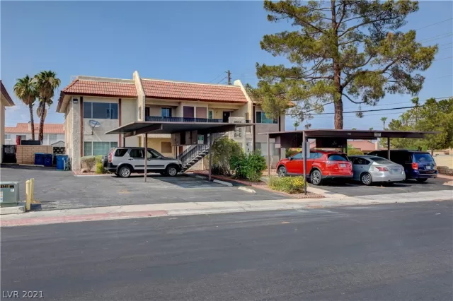 MLS: 2312932 Condo For Sale