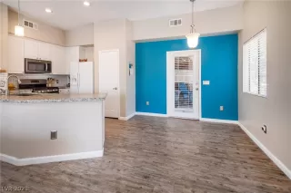 Photo #3: 2312970 Listing