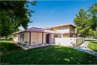 Photo #4: 2312976 Listing