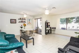 Photo #6: 2312976 Listing