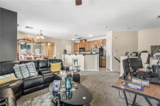 Photo #2: 2312977 Listing