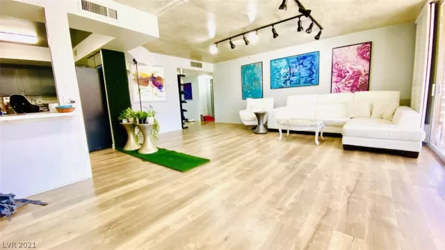 MLS: 2312996 Condo For Sale