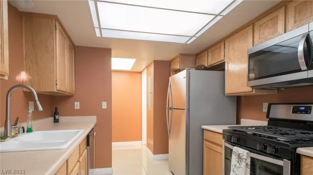 MLS: 2313021 Condo For Sale