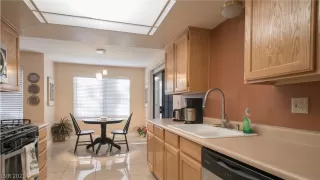 Photo #3: 2313021 Listing 