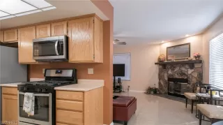 Photo #5: 2313021 Listing 