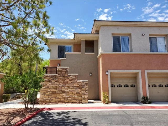 MLS: 2313028 Condo For Sale