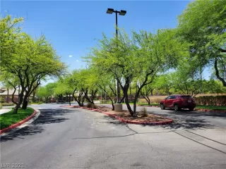 Photo #4: 2313028 Listing 