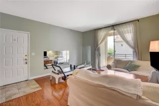 Photo #3: 2313070 Listing