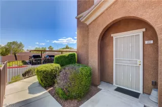 Photo #3: 2313073 Listing