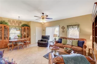 Photo #6: 2313073 Listing