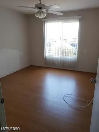 Photo #3: 2313077 Listing