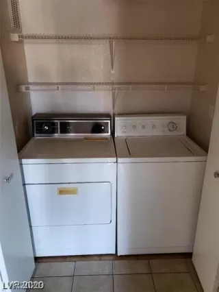 Photo #4: 2313077 Listing