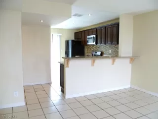 Photo #4: 2313084 Listing 