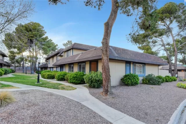 MLS: 2313091 Condo For Sale