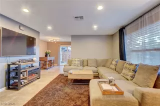 Photo #5: 2313091 Listing