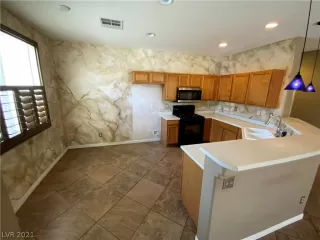 Photo #1: 2313092 Listing 