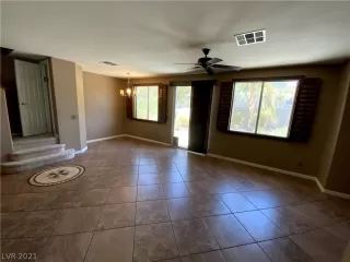 Photo #5: 2313092 Listing 