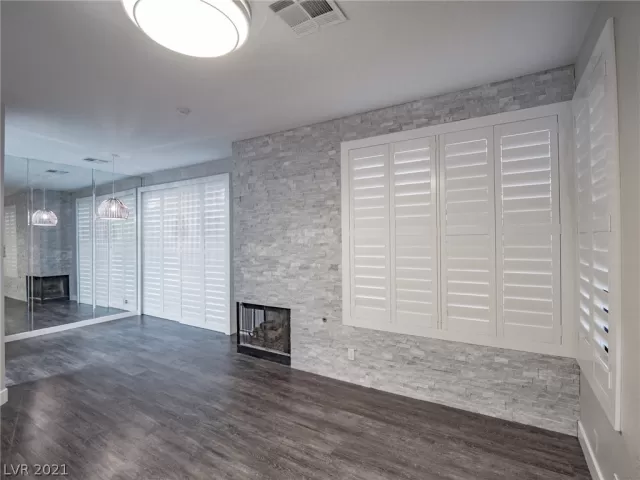 MLS: 2313094 Condo For Sale