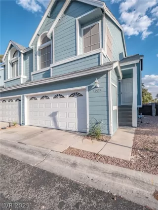 Photo #3: 2313094 Listing