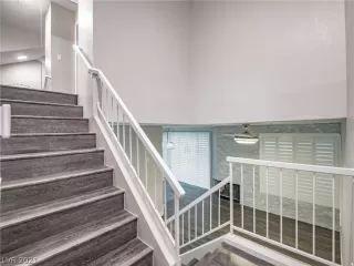 Photo #6: 2313094 Listing