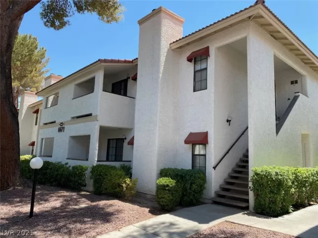 MLS: 2313119 Condo For Sale