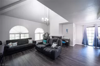 Photo #5: 2313127 Listing 