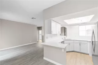 Photo #1: 2313132 Listing 