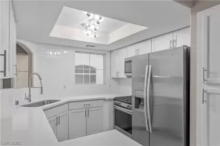 Photo #3: 2313132 Listing 