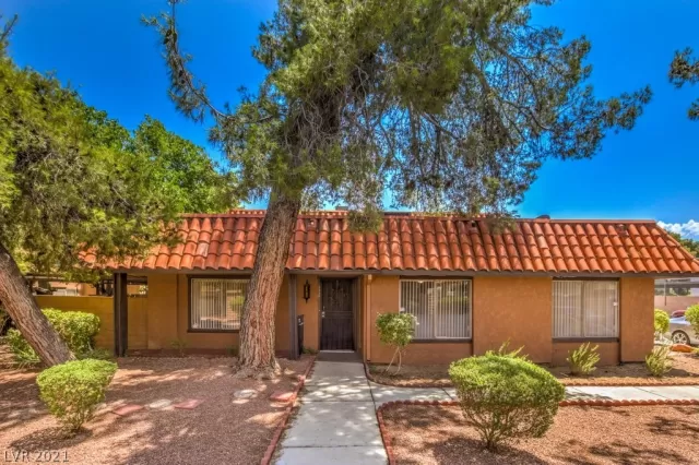 MLS: 2313160 Condo For Sale