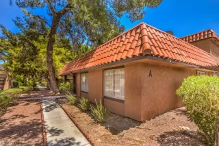 Photo #3: 2313160 Listing