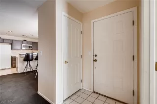 Photo #2: 2313162 Listing 